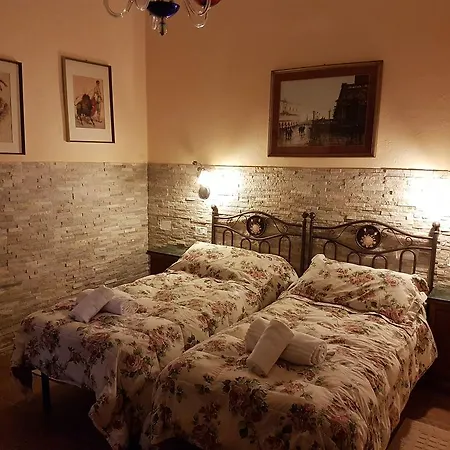 Oda ve Kahvaltı Venezia 2*