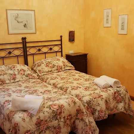 לינה וארוחת בוקר Venezia 2*