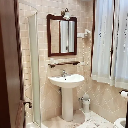 Venezia לינה וארוחת בוקר מסטרה